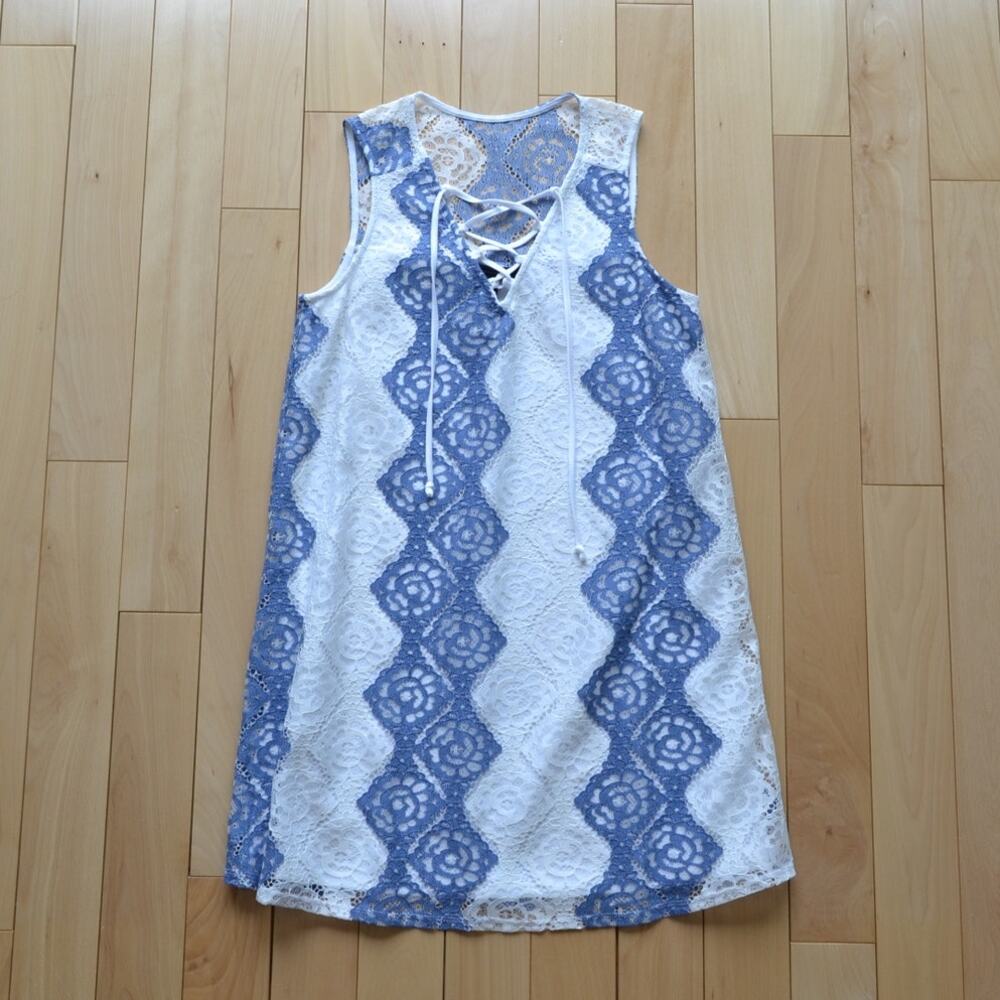 BCBGMaxAzria Sleeveless Midi Dress Size XS Doily
